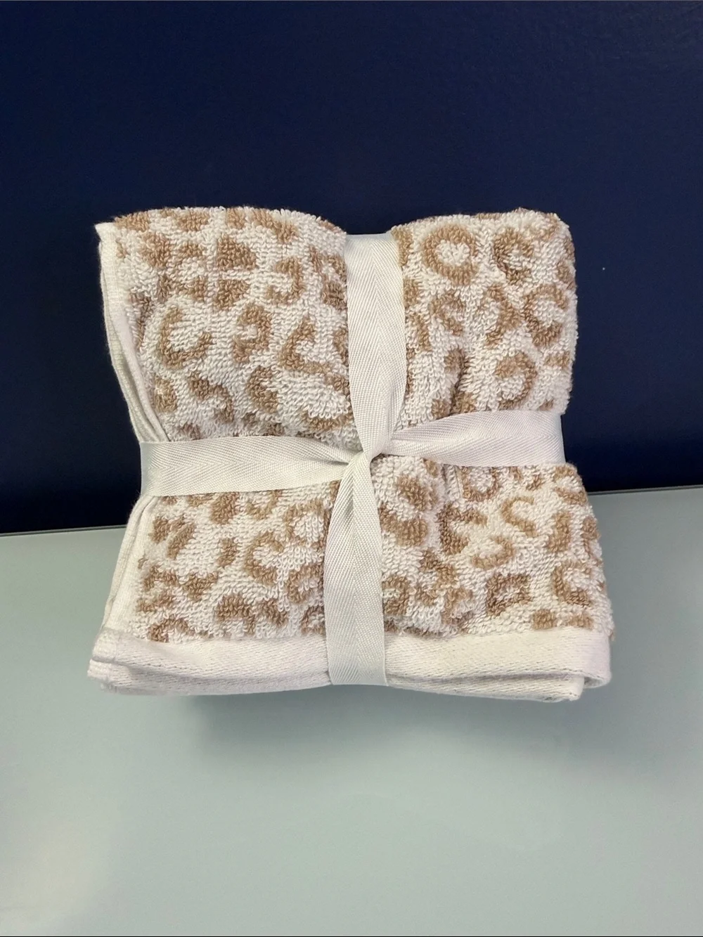 NWT Rachel Zoe Cheetah Print Wash Cloths